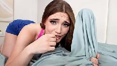 Giovane donna universitaria amatoriale e sexy schiacciata da un grosso cazzo nero della bbc