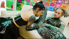 Ragazza inchiostrata anuskatzz fetish lattice anale gioca con morea figa nera leccata fisting fino a schizzare pov